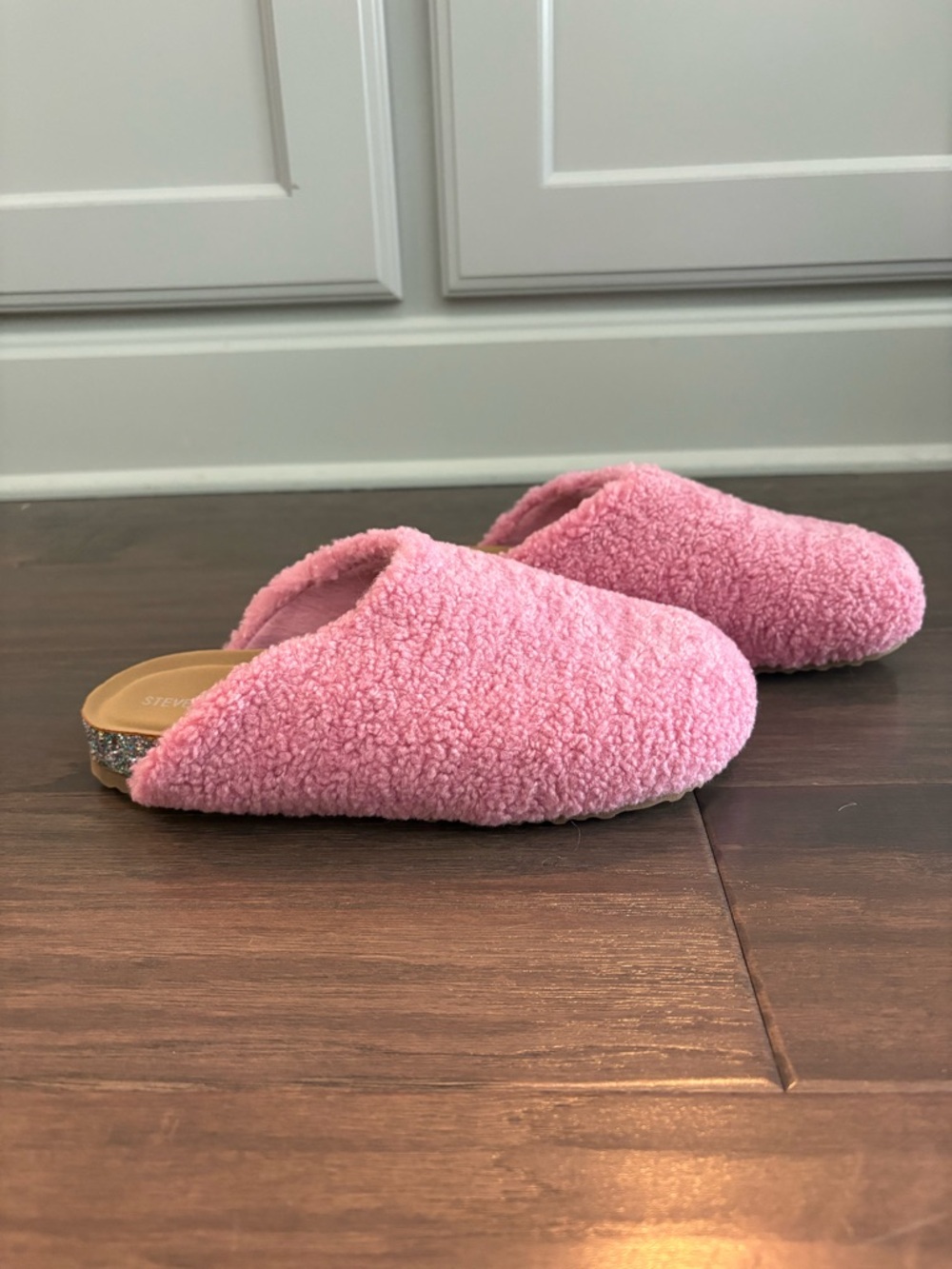 Steve Madden Girls' Pink Faux-Fur Glitter Slippers (Size US 3)